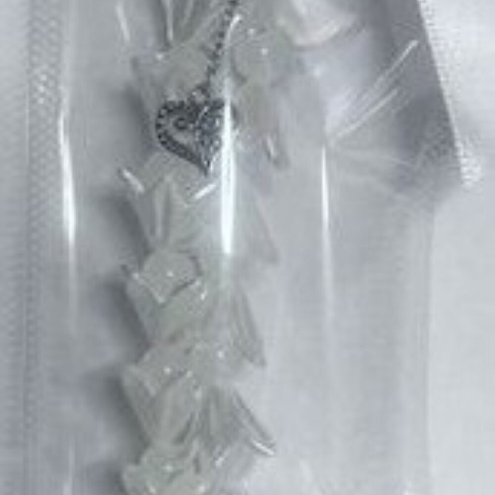 Handmade Beaded Flower Bag Charm – Chic Purse Accessory with Heart Detail